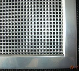 Решетка металлическая с перфорацией 3*5 мм врезная Решетка металлическая с перфорацией 3*5 мм врезная